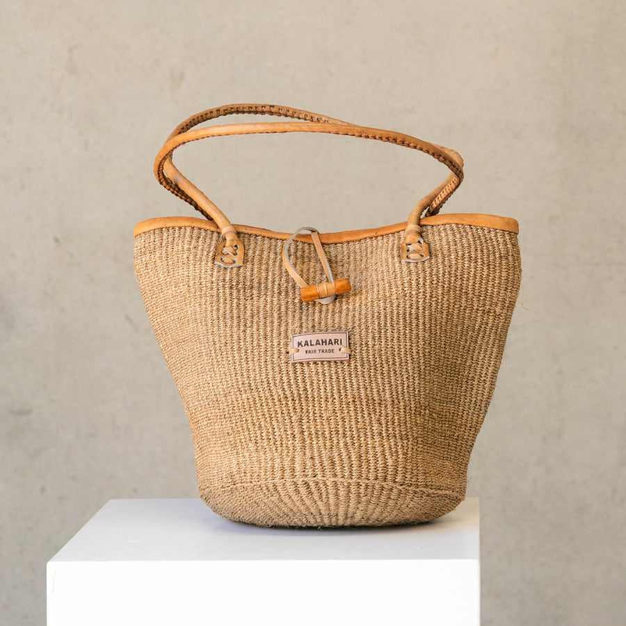 Natural sisal basket bag